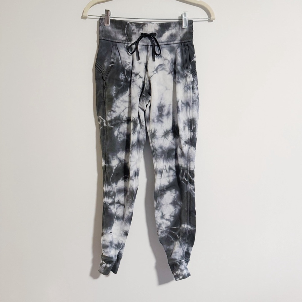 Lululemon - Warm Down Gray Tie Dye Jogger